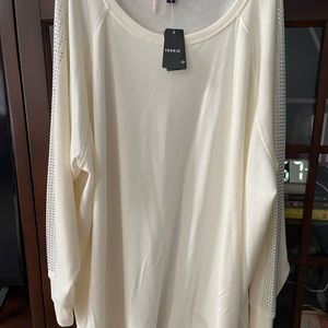 Adorable Torrid 5X tunic with rhinestones.